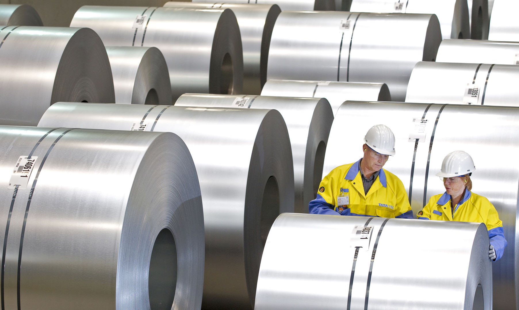 Packaging steel coils Packaging steel coils