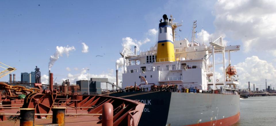 Schip aan kade Schip aan kade